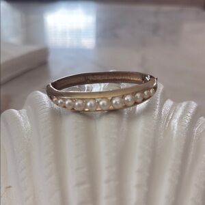 Vintage Craft Bracelet Gold Tone Faux Pearls hinge snap clasp Bracelet